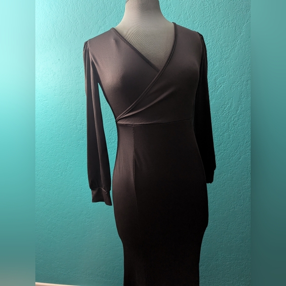Elegant Black Long-Sleeve Wrap Maxi Dress - Picture 2 of 11